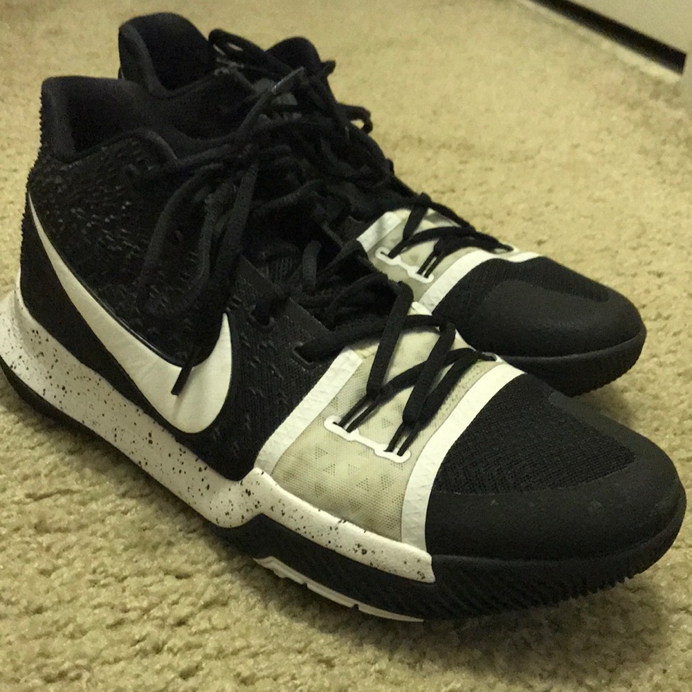 Nike Kyrie 3 Basketball